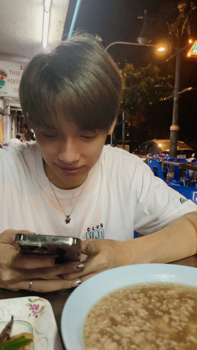 pluemtyst tweet media