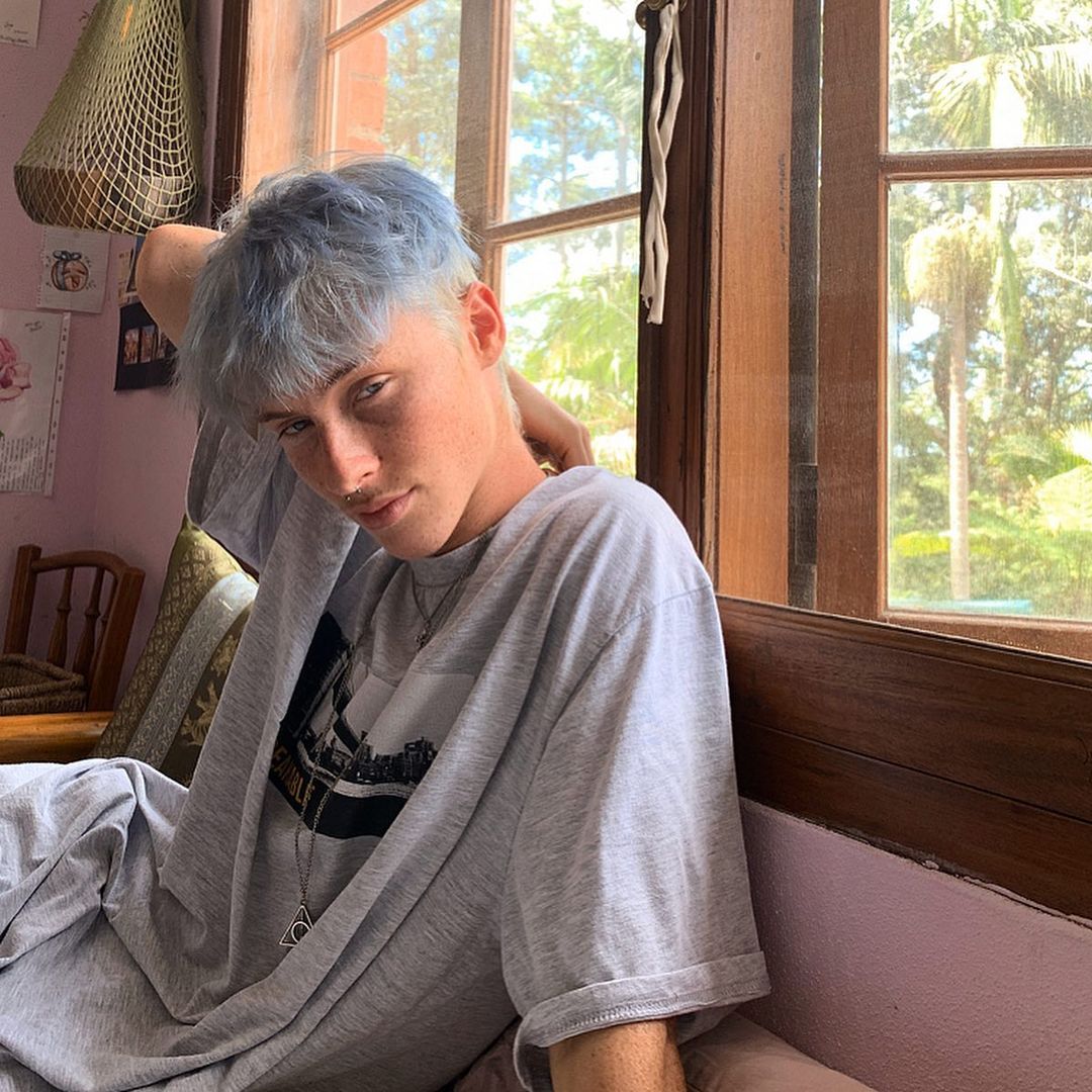 ⠀⠀⠀
⠀⠀⠀       ⌕ ﹫kentaddog posted... ⠀⠀⠀

- cansado de fingir que mi pelo desteñido y largo me gusta y no quiero pasarme la maquinita.

 ⠀⠀⠀