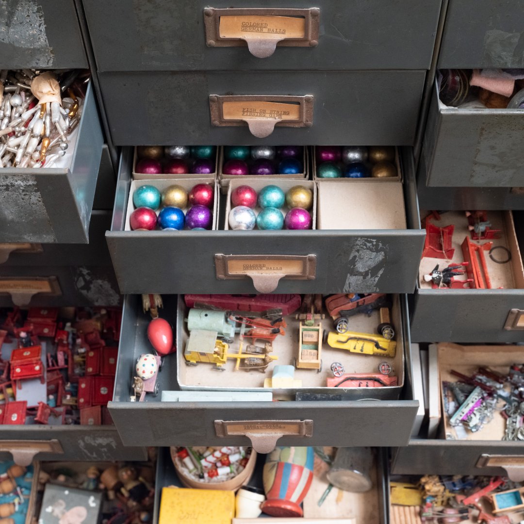 The Eames Collection contains thousands of artifacts ranging from handmade prototypes and furniture components, to exhibition elements and folk art. It contains personal ephemera from Ray and Charles as well as the tools they used to do their work.
📷 by @nicholascalcott