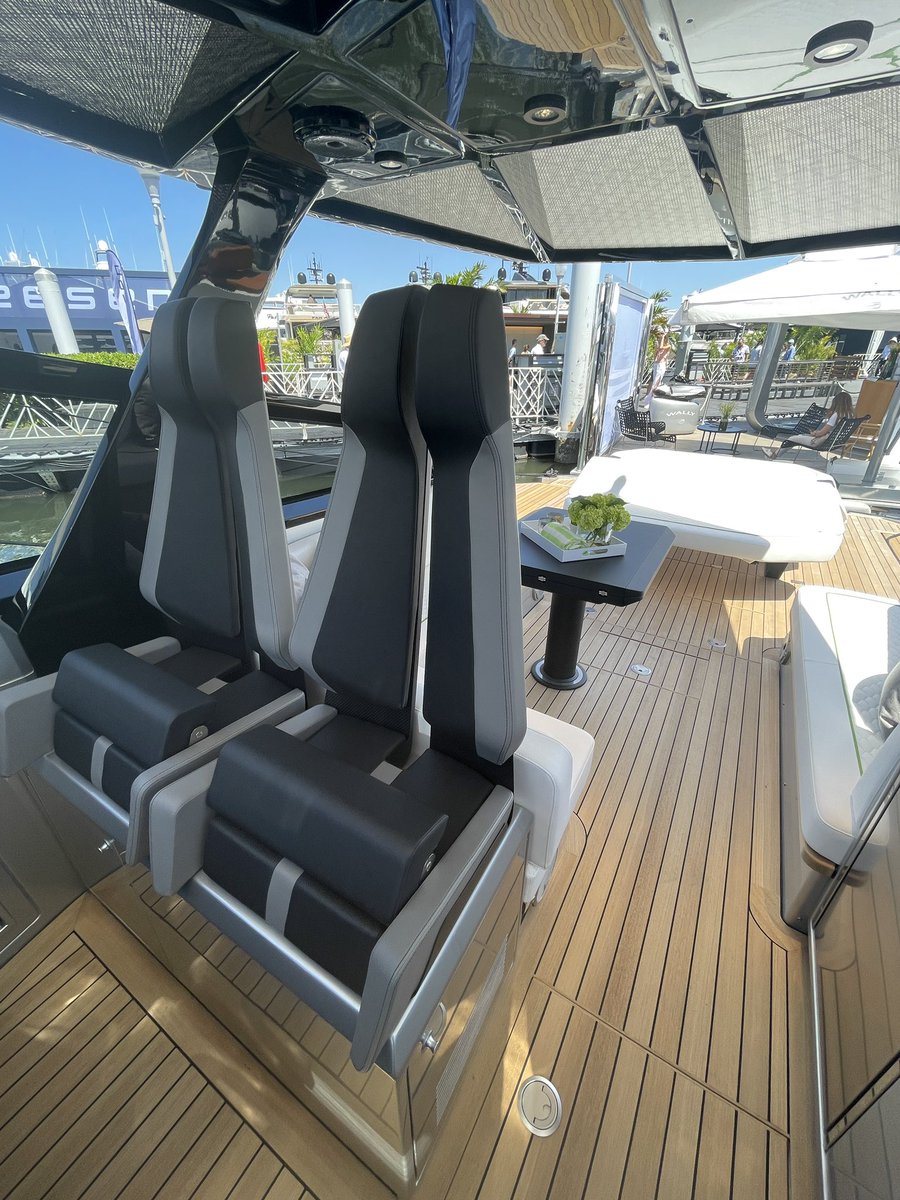 ExecutiveYacht's tweet photo. Day 4 at the Palm Beach International Boat Show.
#sundayvibes #yacht #palmbeach #florida #usa #weekend #luxury #toronto #vancouver #canada #montreal #florida #USA https://t.co/98Bp3zAcYv