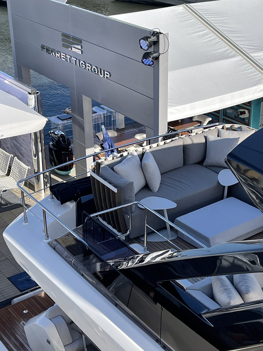 ExecutiveYacht's tweet photo. Day 4 at the Palm Beach International Boat Show.
#sundayvibes #yacht #palmbeach #florida #usa #weekend #luxury #toronto #vancouver #canada #montreal #florida #USA https://t.co/98Bp3zAcYv