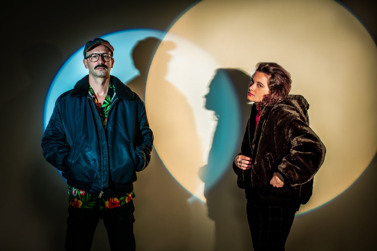 PrimaPaginaOn's tweet photo. Dieci date in #Italia per i #Doppelhandel dal 1° al 12 aprile. Il tour del duo parigino (Chiara Piemonte-voice, #synths, machines ed Etienne Perrone-controllers &amp; machines) è organizzato da Il Piccio Booking 
#Musica #livemusic #concerts #music https://t.co/56mK7n2qHj