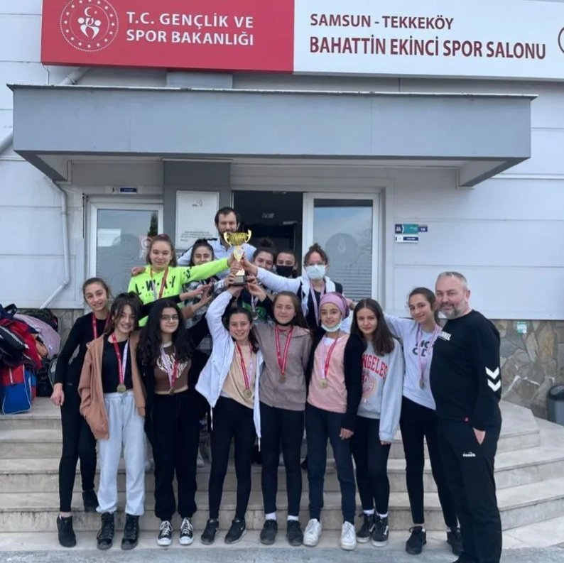 mehmetuyargsim's tweet photo. Samsun Midi Ligi'nde Voleybol Takımımız rakiplerini yenerek İL https://t.co/zZXlAoBQ20 oldu.Türkiye Şampiyonasına katılacak.

Sporcularımızı tebrik eder,antrenörlerimize ve velilerimize teşekkür ederiz.

@kasapoglu @zulkifdagli @ikasapoglu55 @GSB_Samsun @resulozata55 @Baydar5959 https://t.co/sdozvsH8LU