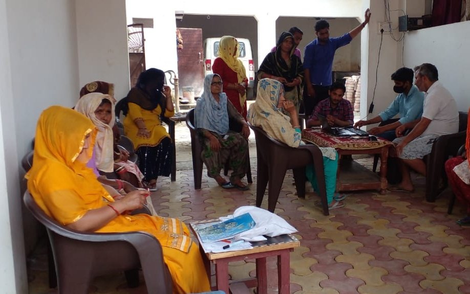 Ishanorg's tweet photo. Team @Ishanorg and @alliance4_food is, continuesly, working for the social &amp; economical welfare of the marginalized section of the society.

Our volunteers are organizing awareness drives on vaccinations and other social welfare schemes  in Bulandshahr &amp; Noida. https://t.co/lB0nlpjqZX