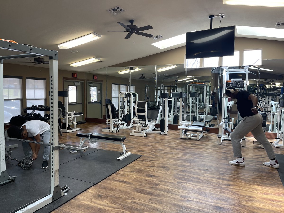 campuslodgecol's tweet image. Best part about Campus Lodge? the 24/7 fitness center!!