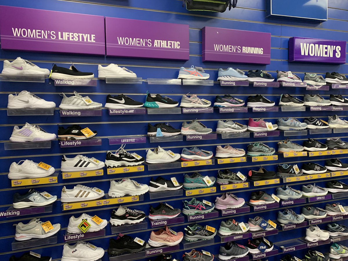 brezenoff's tweet photo. @big5since55 it’s 2022. Why is there no women’s basketball section? Why is the men’s shoes sections twice the size of the women’s?
My daughter hoops and we can’t get sneakers here. 
But my son can 

Kind of unbelievable. https://t.co/zuNFcOCdNr