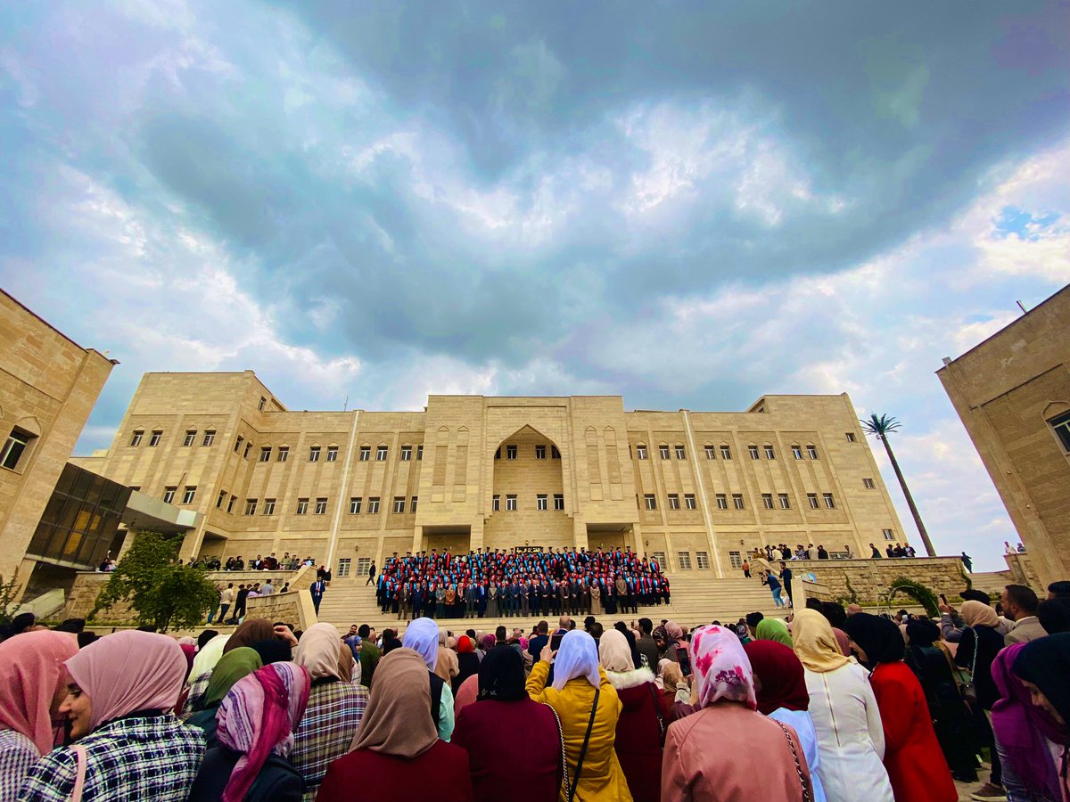 __ahela__'s tweet photo. #graduation_day
#class_of_2022 🎓 https://t.co/HQLuxsRiAY