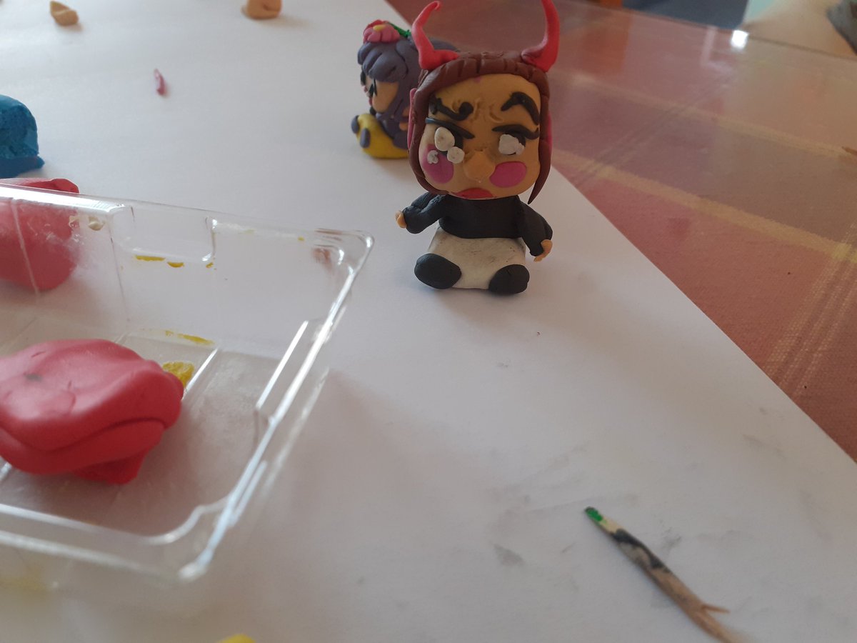 Another sculpoodle for today! This is meant to be my buddy doing the 🤨 face. (Also a little spoiler for tmrws post)