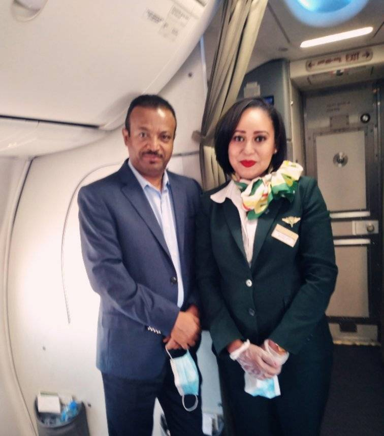 TghatMedia's tweet photo. Update on "Humanitarian truce" 
> No aid has reached Tigray nor is there any news of trucks moving. 
> On the contrary, several credible reports that Ethiopia is moving buses of soldiers to the southern borders of Tigray. 
> Ethiopia sent General Abebaw Tadesse to Asmara today https://t.co/Xrti98OadR