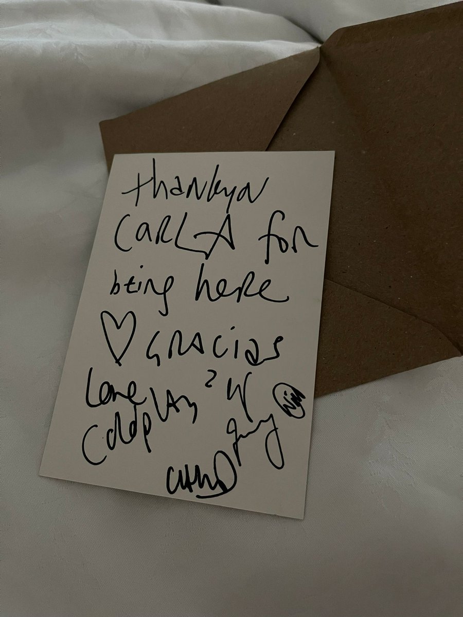 CarlaMorrisonmx's tweet photo. Thank you @coldplay , this is such a dream!! Gracias totales por la nota y la champaña y todas las atenciones a mi equipo de trabajo, todo su equipo es taaaaan lindo y atentos con nosotros!💙💙💙💙💙🙏🏼🥺✨ https://t.co/IYb8v8BIXr