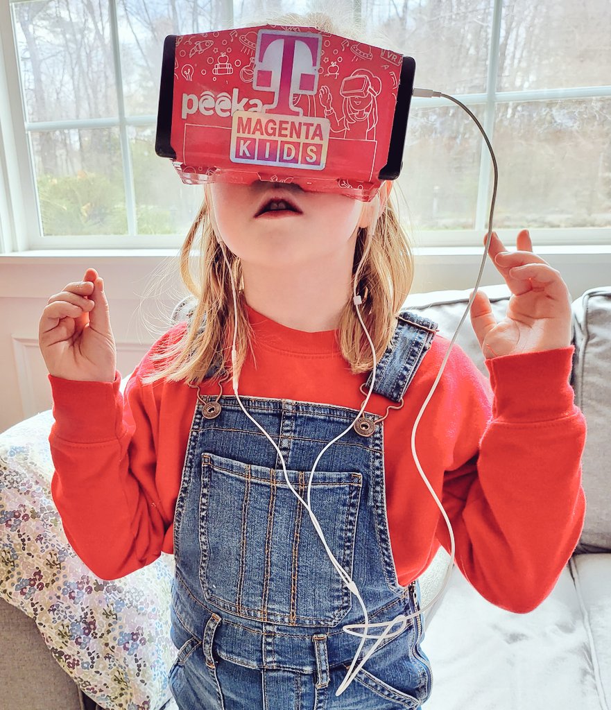 JeffKenniston's tweet photo. A little VR magic on this lazy Sunday afternoon.  #MagentaKids #WomenInSTEM #Peeka https://t.co/6wKghqV5Oh