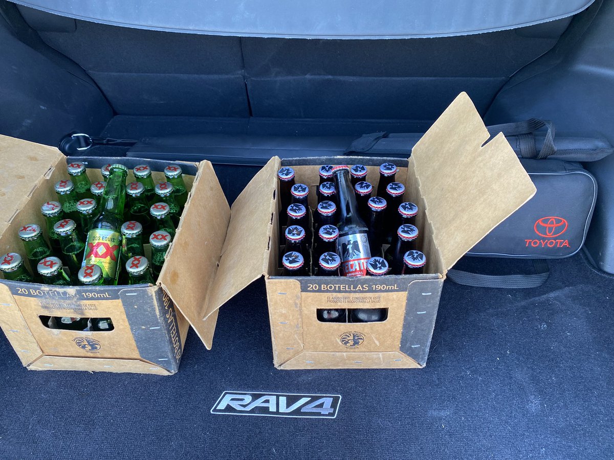 AsiEsMonterrey's tweet photo. En la oración “El chavoruco está feliz” ¿donde está el sujeto?
Ahuevo! En un #Six comprando @CervezaTecate #rogelia de 1/4 y @DosEquisMx #verdirame. https://t.co/PeJfvf9u90
