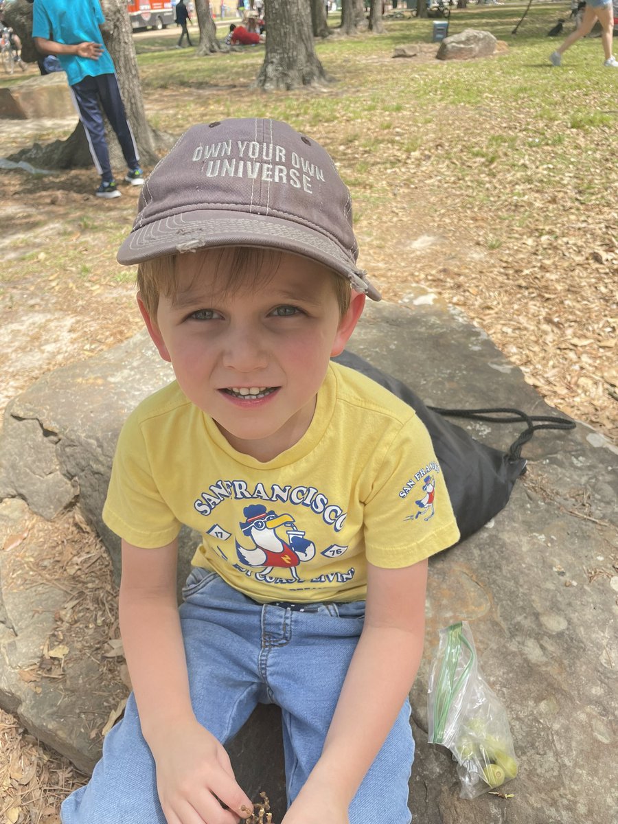 TheLeslieWaugh's tweet photo. Oliver is representing @terrihendrix #OYOU https://t.co/AggiNu6kfn