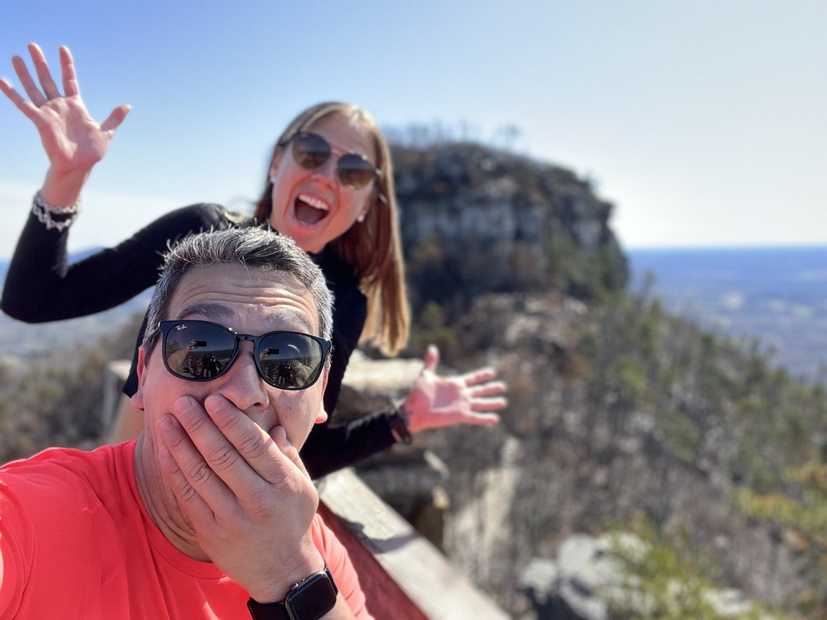 Guess who started their hiking season again!?! 😍🇦🇷 @globoplaza1 an easy one to start… 🙄😂 #unitingourworld #PilotMountain