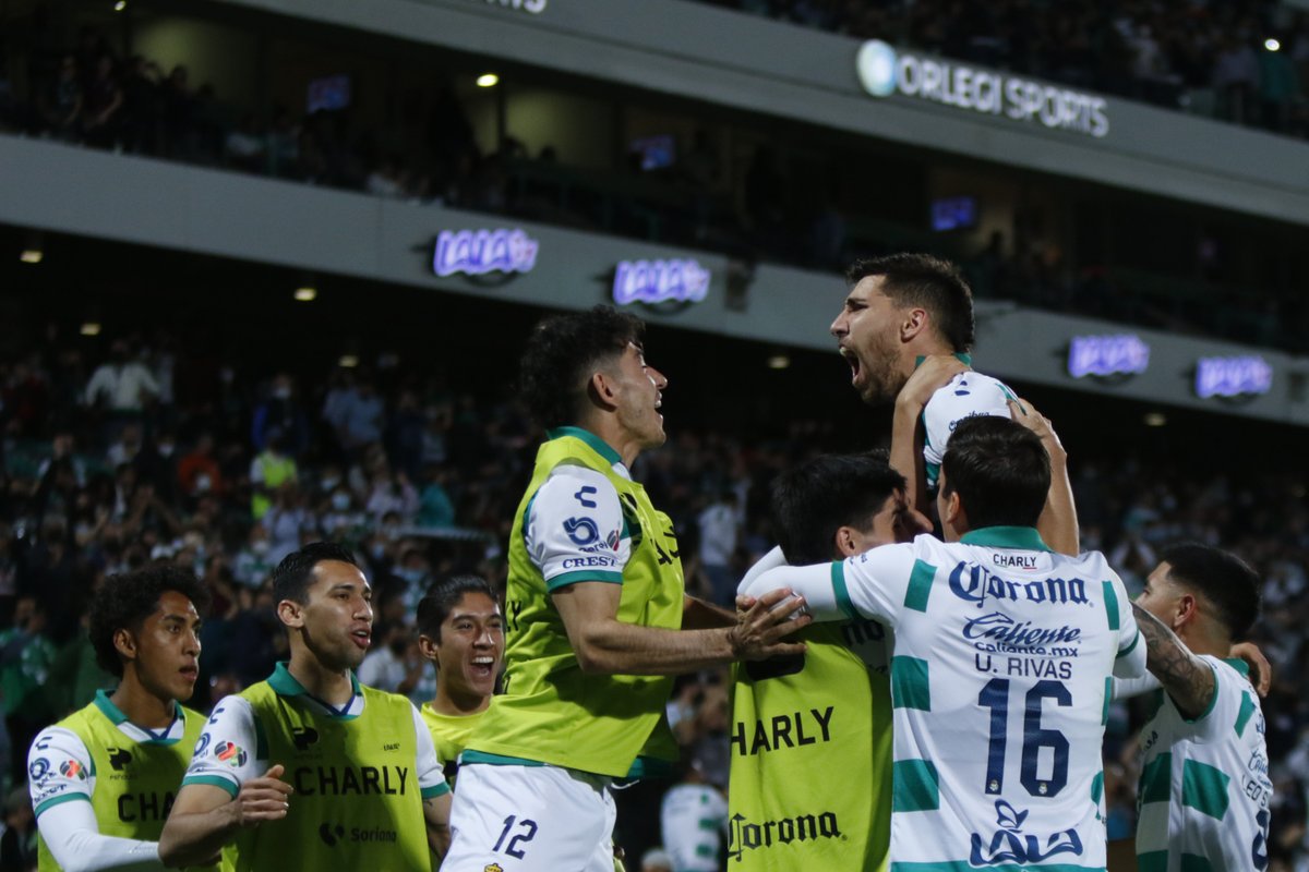 ClubSantosEn's tweet photo. See you soon at home, 𝖌𝖚𝖊𝖗𝖗𝖊𝖗𝖔𝖘!⚔️🏟️

#ClubSantos https://t.co/fQpFt1lYxO