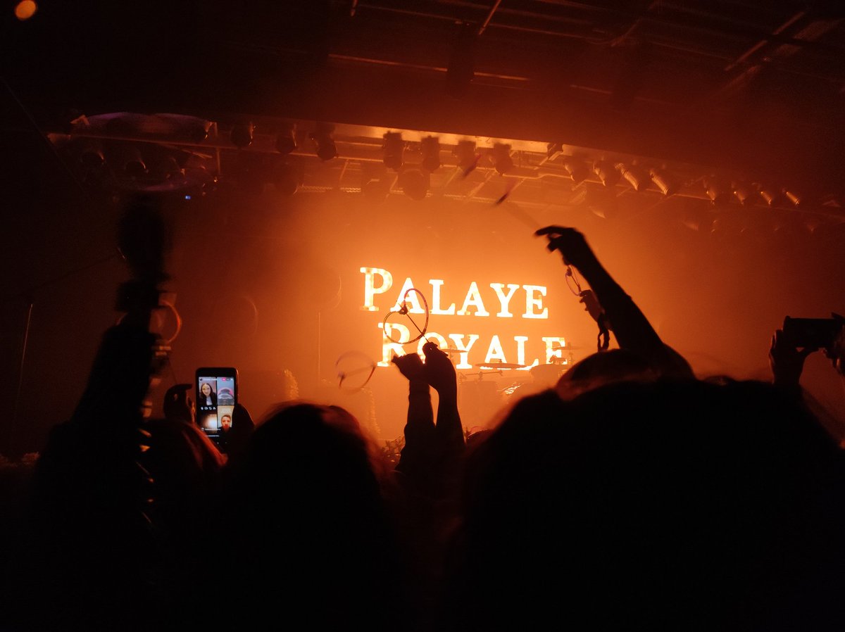 Michelle_Emmina's tweet photo. The show yesterday was so hot, my phone literally overheated at one point!
You are just getting better and better every time and it's so nice to see you enjoy doing these shows 😌 Thanks for being amazing @PalayeRoyale ❤️ #palayeroyale #sotrc https://t.co/AR4KxiTo3R