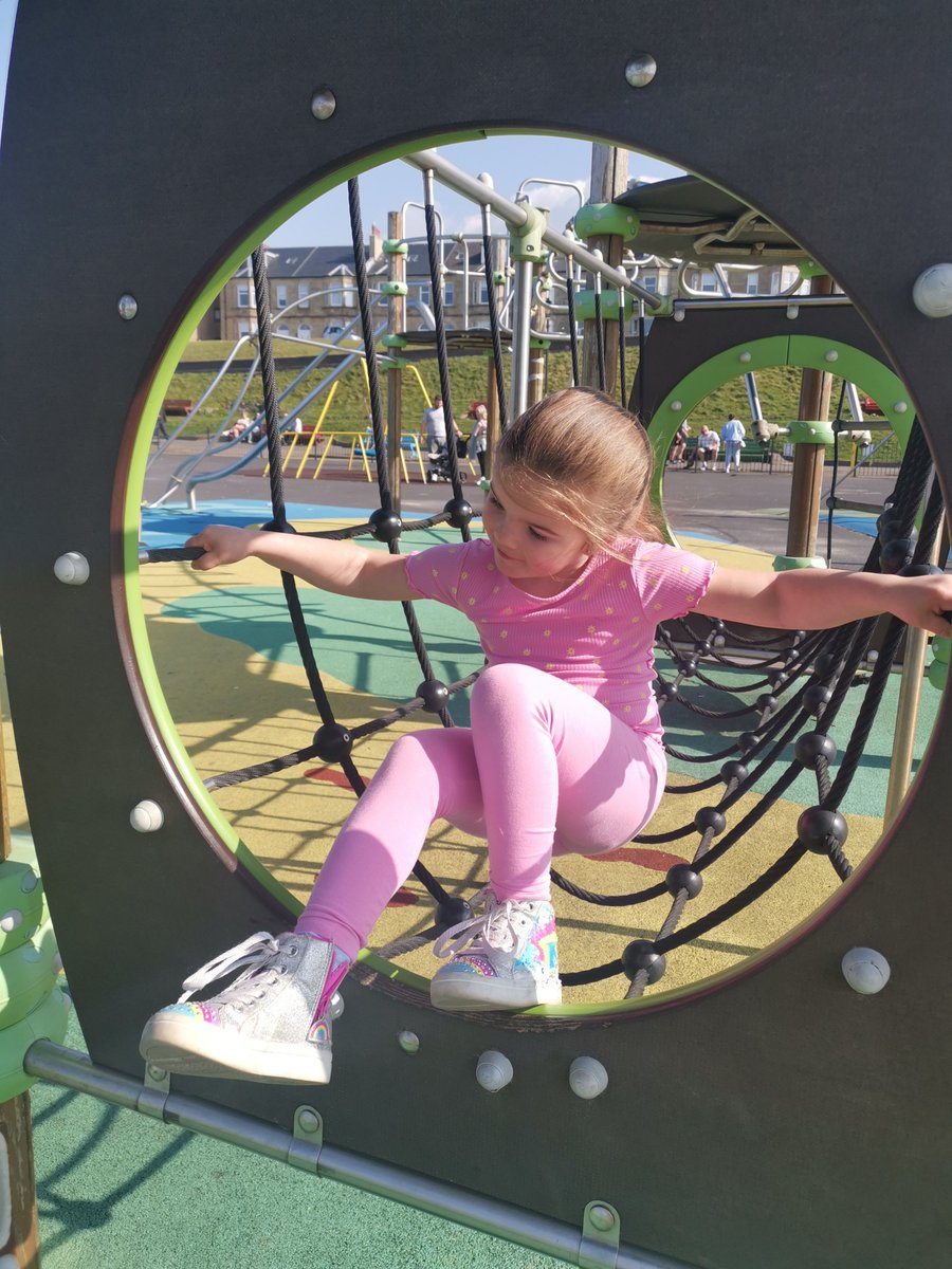 frances11016's tweet photo. @BridgetPrimary The Sun is out so Largs it is 😁 https://t.co/KJTApAOZMk