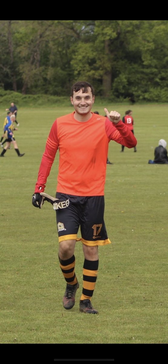 What can I say about this man? Done a favour for us in goal today, made 2/3 one on one saves (one being in the last minute) and two crucial penalty saves in the shootout to send us through! Talk about a hero 🤩 <a href="/_SamHarr1s/">Sam Harris</a> MOTM by a country mile! #thebees #hero #penalties 🧤🧤