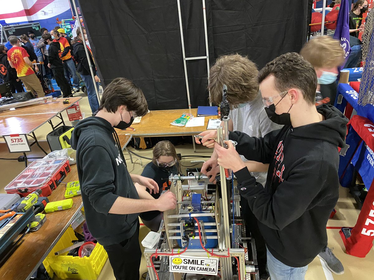 frc5752's tweet photo. Alas - our official 2022 FRC season has come to an end.   Thankyou to Our support ers: @AlexBeaman62 @BevEdFoundation @Beverly_High to name a few.   This amazing team had a great run with many bumps and challenges that they overcame!  Kudos to them! https://t.co/LPiNRv36i3