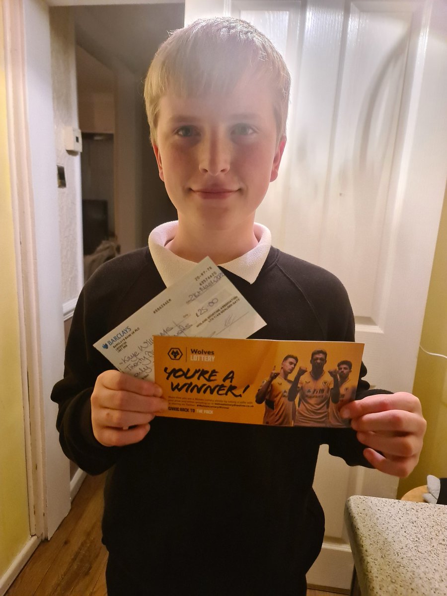 KayeWonk61's tweet photo. #wolveslotterywinner My young Wolf with a lovely Mother's Day present from Wolves lottery. Thank you Wolves made my day this. Happy Mother's Day ๐งก๐ค https://t.co/ogz8H74pE5