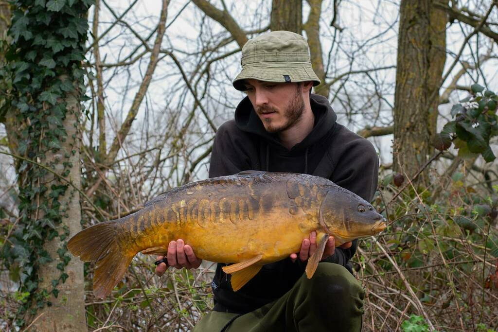 Chris_Meaton's tweet photo. Sunday morning blank saver from a social at @bramblemere #cotswolds #bramblemere #carpfishing #carpywriter https://t.co/9Q5gtCQk78 https://t.co/rwWslfSglL