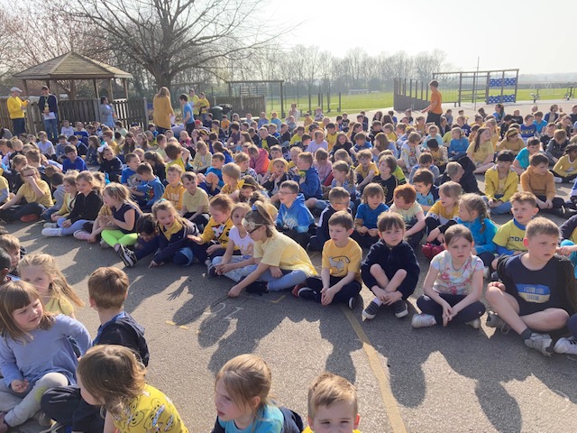 MarthamAcademy's tweet photo. 'Music for Ukraine' was played or sung throughout the whole of Friday from the staff choir starting off at 8.15 and finishing with the whole school singing 'Heal the World' Thank you Miss Wright for organising a very poignant event for all @NorwichSOS #Peace #community https://t.co/QsZmkCrnd3