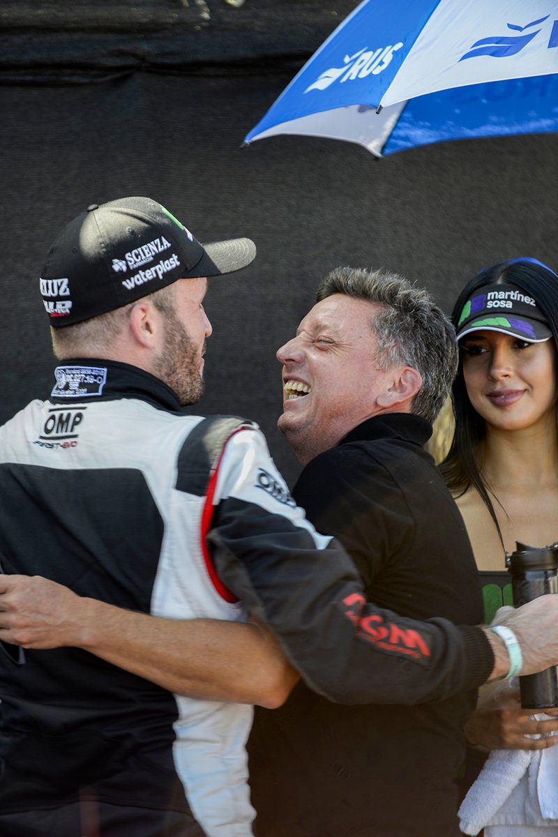 🤜🤛El Titán y el Rey🏆

✍Primera victoria para <a href="/AgustinCanapino/">Agustín Canapino 🇦🇷</a> con @GuilleOrtelli como Director Deportivo🥇

#TCenConcepción