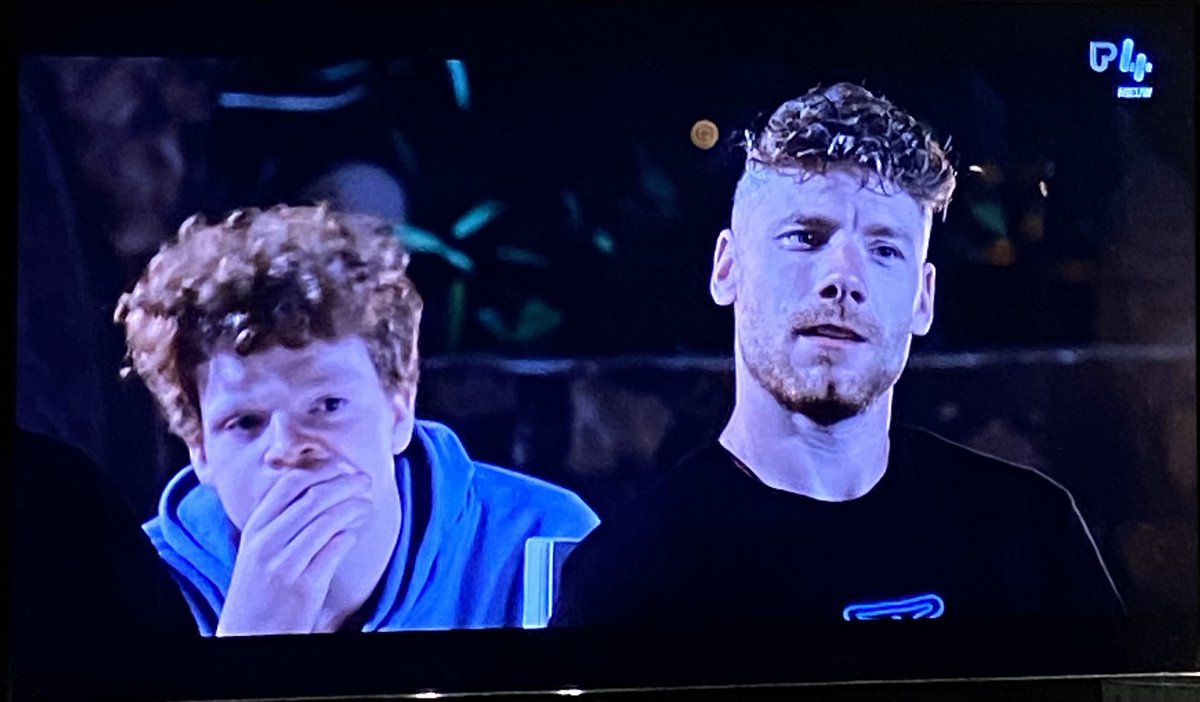 TineR1997's tweet photo. Als iemand mij zoekt. Ik ga even in een hoekje liggen wenen #DeMol https://t.co/hZ9lm0IMI8