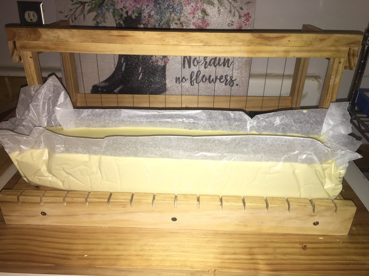 Tiffany25213989's tweet photo. Aloe Vera &amp; Vitamin E Soap with Rosemary, Rosewood, Eucalyptus &amp; Tea Tree Essential Oils

#natural #soap #skincare #bathtime #selfcare #rituals #naturalskin #freesamples #retweet #TIMUsoaps #beautiful #luxury #SelfCareSunday https://t.co/aaZzABvXk0