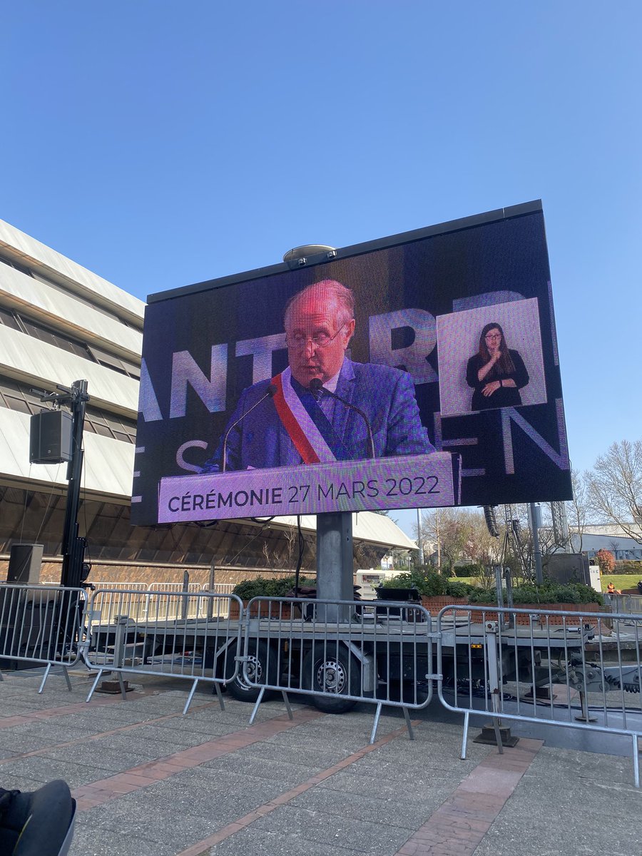 gillesjohnson's tweet photo. Une belle, émouvante et sobre cérémonie tournée vers l’espoir ! @VilleNanterre la résiliente avec une pensée pour les familles des victimes et les rescapés (dont certains se reconnaîtront !) 🙏🏾 #27mars2002 https://t.co/Yuw4JMBVA3