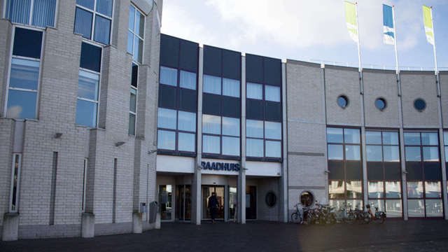 PVV_Landgraaf's tweet photo. https://t.co/q6hVSLJQUI #1Limburg Het wordt steeds meer duidelijk: Landgraaf koerst op het doorzetten van de klimaatdrammerij over de ruggen van veel inwoners. Dat betekent o.a. zonneweides in uw achtertuin. De #PVV zal zich daar ten alle tijde tegen verzetten. https://t.co/vuKVY56Pi0