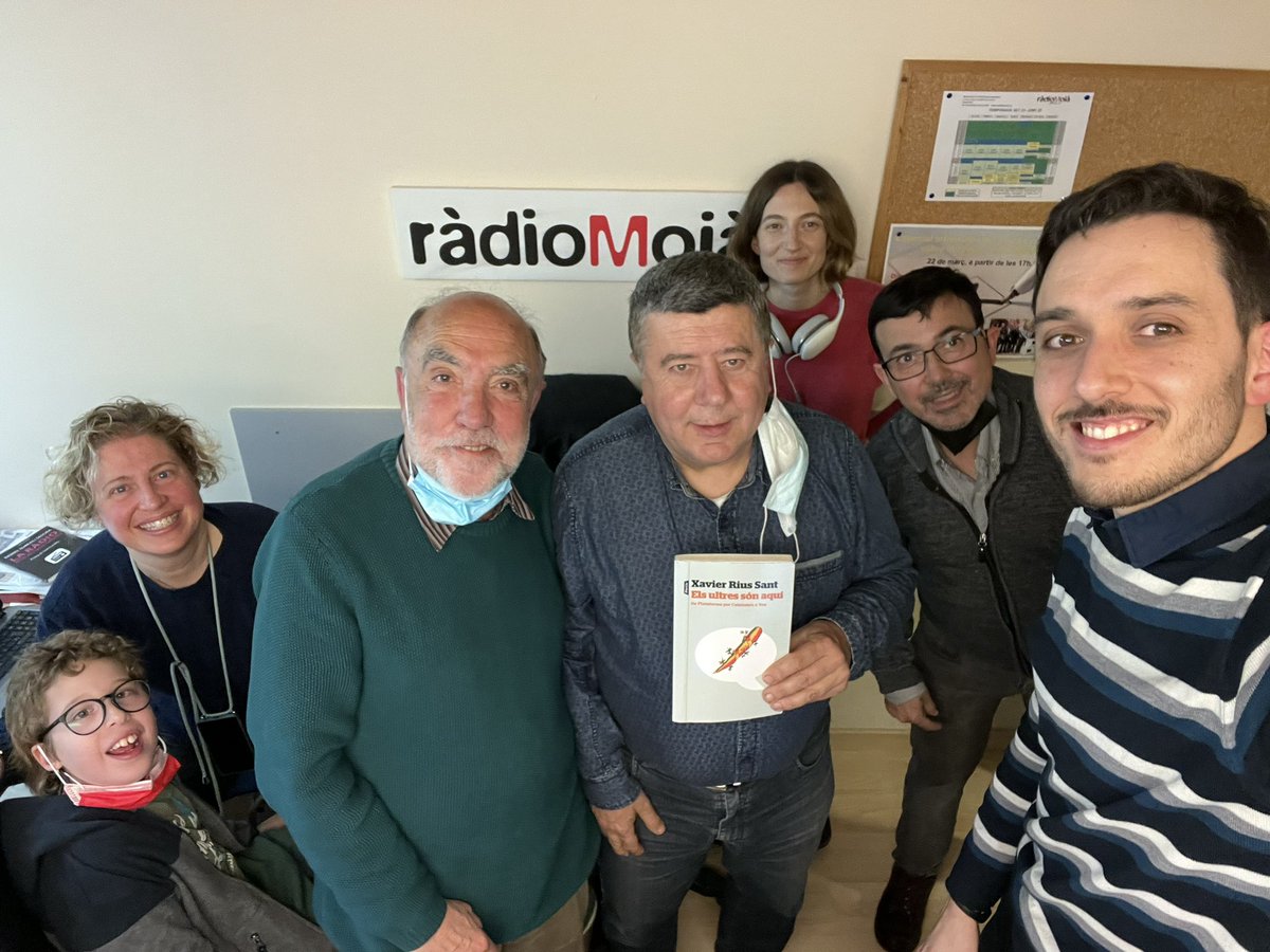 rafaelmanzanera's tweet photo. El racó de les Arts 26-03-22
Amb @ToniArisa @babscadena a @RadioMoia 
Amb l’associació TEA moianés Lluna Cimats, Nuria Clavell i Anna Martinez
Amb @xrius1 i “Els ultres son aqui”
Amb Roger, Eva Escalera i Xavi Artigas https://t.co/b2DIOfSKMB
