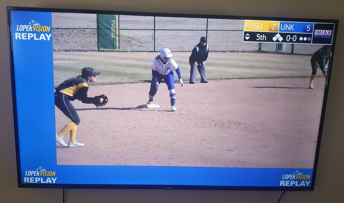 jeffbabl's tweet photo. A quick shoutout to the Lopervision crew yesterday. Three angles and replay. A 10/10 production for the red hot @UNKSoftball.
Special shoutout to Jeni, Josie, Kelsey, and @Mitch_on_Sports for their work. 
Also @alexhammeke and @Jon_Willis_ for the commentary. https://t.co/icqwNJWJZa