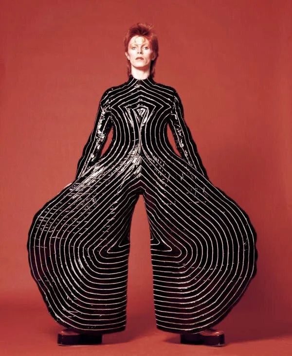 modsiwW's tweet photo. Bowie era https://t.co/8tCXN7vWIv