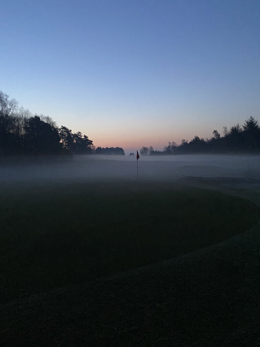 andymcd91's tweet photo. Beautiful March morning #greenkeepinglife #sunrise https://t.co/U7NWPEK7ut