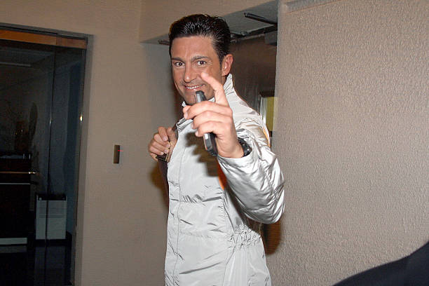 ferteamx's tweet photo. #laestrella #FernandoColunga arrived to performs in 'Obscuro Total' At Bellas Artes on March 2, 2014 in San Juan, Puerto Rico. (Photo by GV Cruz/WireImage) #ObscuroTotal #teatro
#superactor #superman #Colungateam https://t.co/QNYEHWBsTs