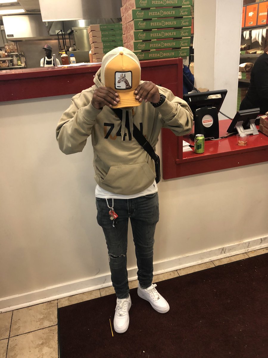 wlc_savage's tweet photo. Forever chasing paper forever make a hater mad 🤣💫 #ShakebackShorty🤞🏾 https://t.co/Pt2NdQtBpp