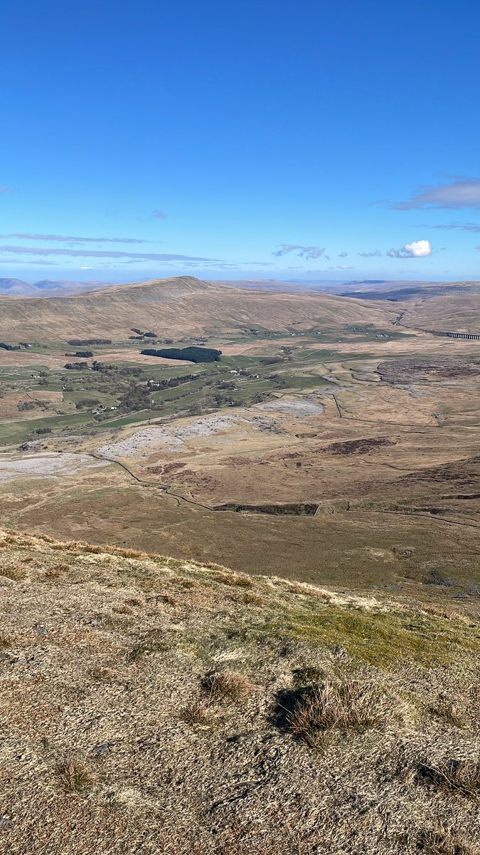 DrDry3's tweet photo. 5 weeks ago I was a mess. If you’d have asked me then if I imagined being on top of the world (well England) at 10am on a Sunday morning I’d have laughed. But here I am. Clear headed and very much feeling alive. #5WeeksSober #15kmWalk #Ingleborough #KeepGoing #Proud https://t.co/NQ3luBk6QB