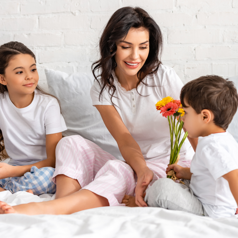 LoftFoundation's tweet photo. To celebrate all the wonderful women out there who provide love, protection and guidance to their children - this Mother’s Day we've made a donation to @mums_aid on behalf of @UkZonky, a @loft25group brand. https://t.co/ObLQ6Sye2S