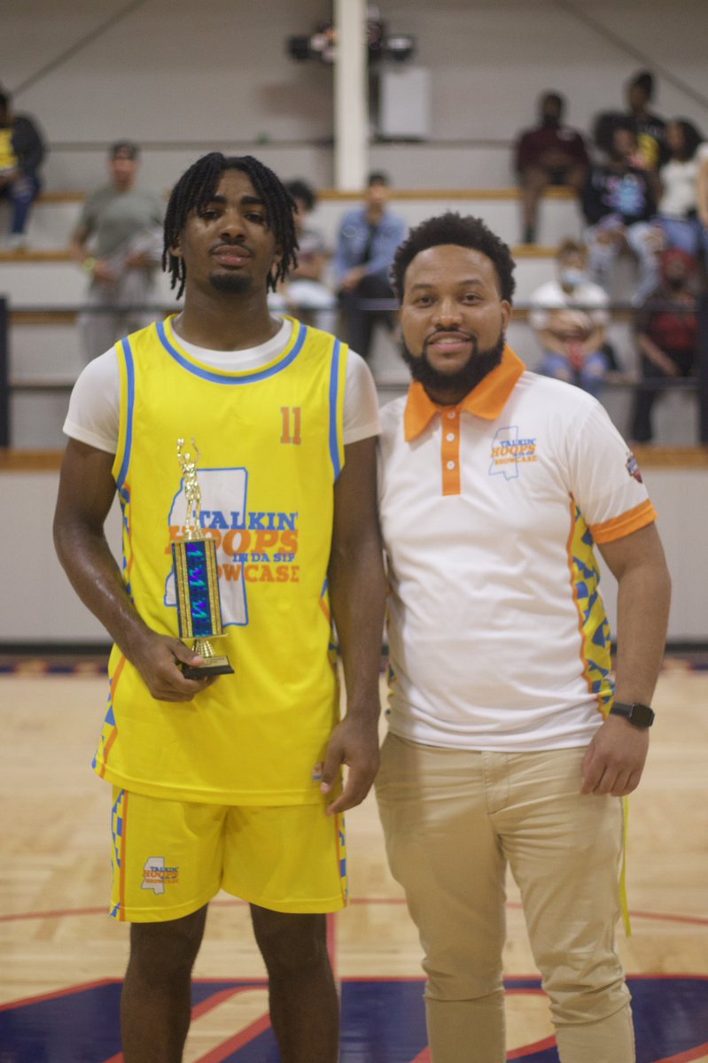 SSPHoops's tweet image. Final (2022 boys)

Team SSP (Orange)- 111

Team MS Play Sports (Yellow)- 117

MVP Tre Dismuke 30pts 

#TalkinHoopsInDaSIPShowcase
