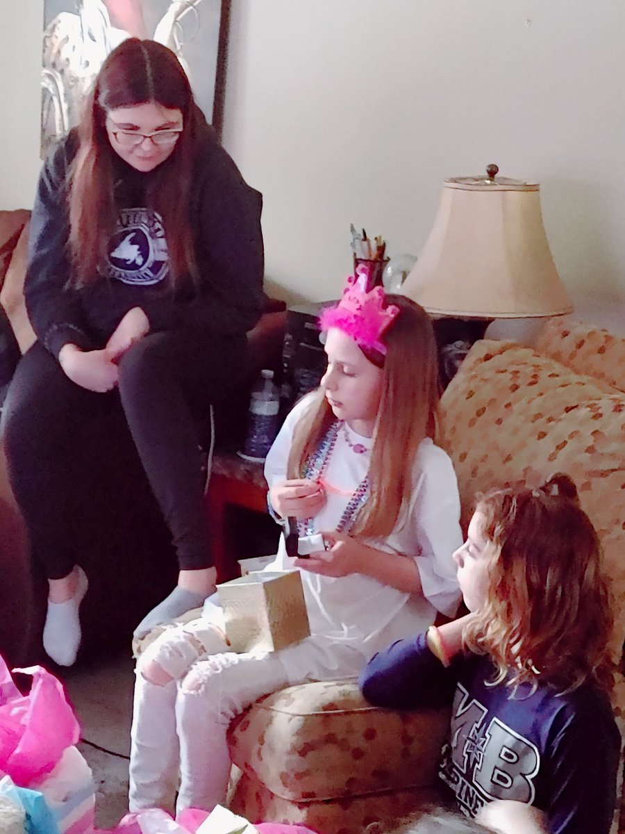 BabyKRx's tweet photo. had my birthday party yesterday!

🎂🎁🎈 https://t.co/tEcItbckA5