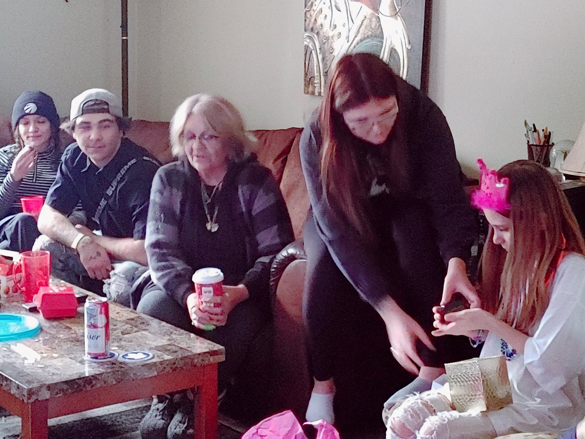 BabyKRx's tweet photo. had my birthday party yesterday!

🎂🎁🎈 https://t.co/tEcItbckA5