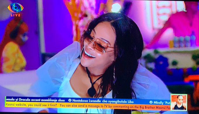 girl22641396's tweet photo. Me singing along with my queen Mphoza ๐๐๐๐๐#MphoWaBadimo #FocusOnMpho #MphoFor2m #VoteMpho #BBMzansi https://t.co/L1t9I9RSSl