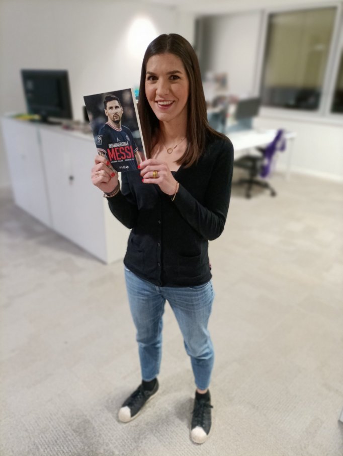 lequipedusoir's tweet photo. 🎁CADEAU🎁

Ce soir, @MaccaliCamille vous fait gagner le livre Insubmersible Messi, écrit par Alexandre Juillard et Sebastian Fest, et paru aux éditions @SOLAReditions 📚

Pour le remporter, RT&amp;Follow l'@lequipedusoir #EDS

Bonne chance 🍀 https://t.co/wuHmrQfpEJ