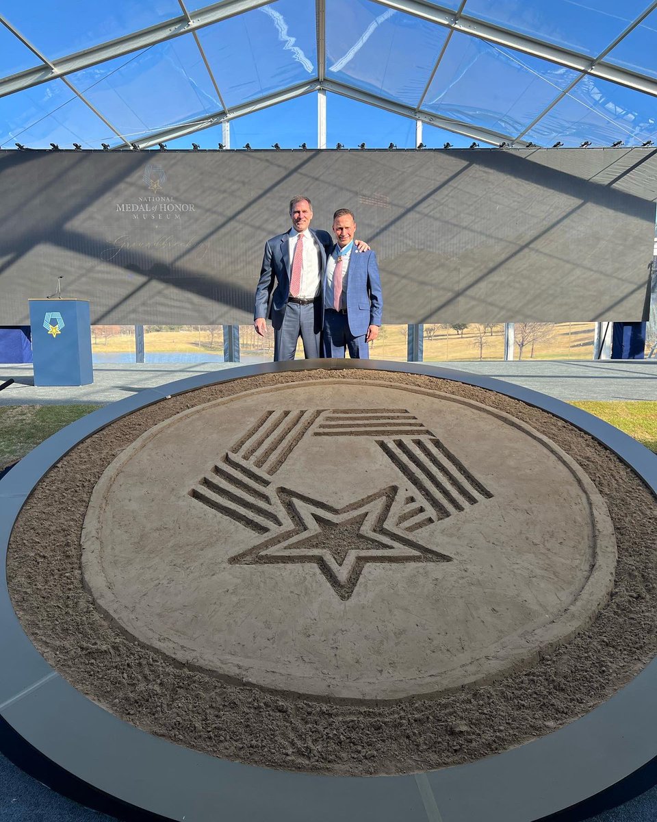 thisismikehayes's tweet photo. As a @MohMuseum Board Member, Iโm thrilled to officially break ground and lay the foundation for the future home to the stories of our nationโs Medal of Honor Heroes.
๐บ๐ธ๐ช๐โค๏ธ๐บ๐ธ
#medalofhonorday #jointhecause
#courage #sacrifice #honor
#navyseals #readneverenough https://t.co/z6eignzg08