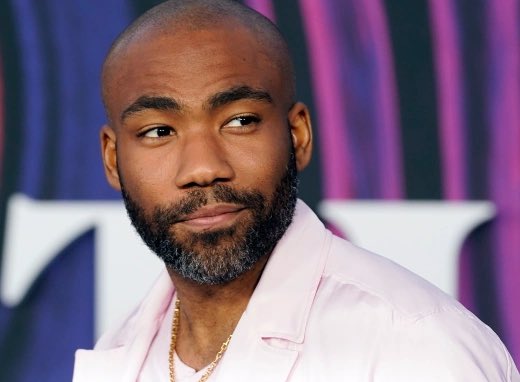 mefeater's tweet photo. Donald Glover has revealed that he has a show in the works with Chlöe Bailey, and has hired Malia Obama as a writer for an upcoming project! ✨ https://t.co/UFE8mXBH8i