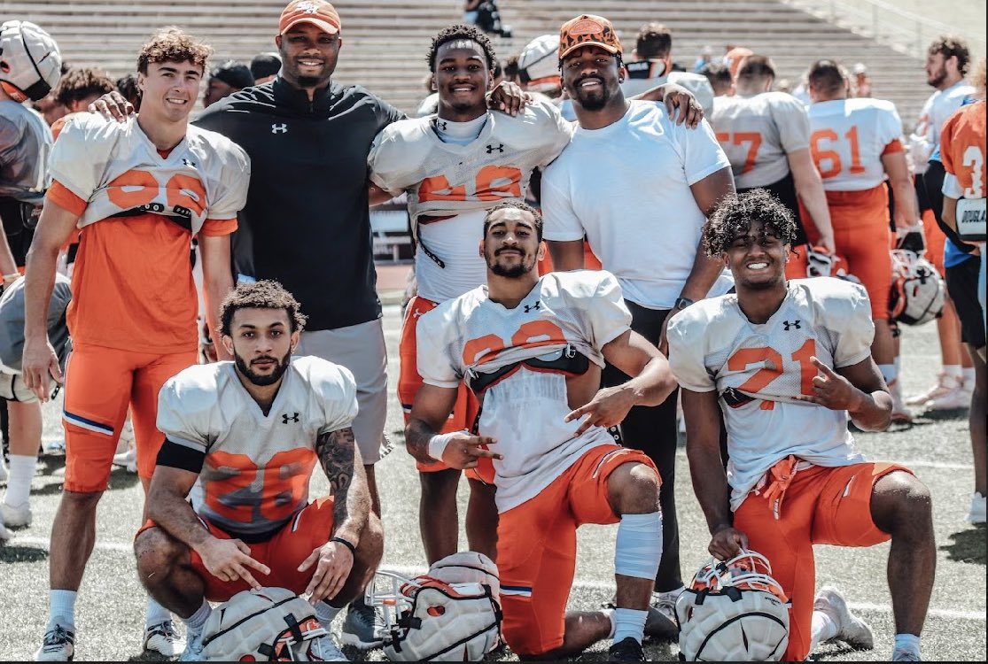COACHJJ_CYCLONE's tweet photo. 1st Spring Ball in the books as a Bearkat! We got better and grew as a unit in just a couple months! Watch out  for these boyz in Fall! #GB's #WEDABEST #EATEMUPKATS #WESMOOTH https://t.co/DZ17yAGkwG