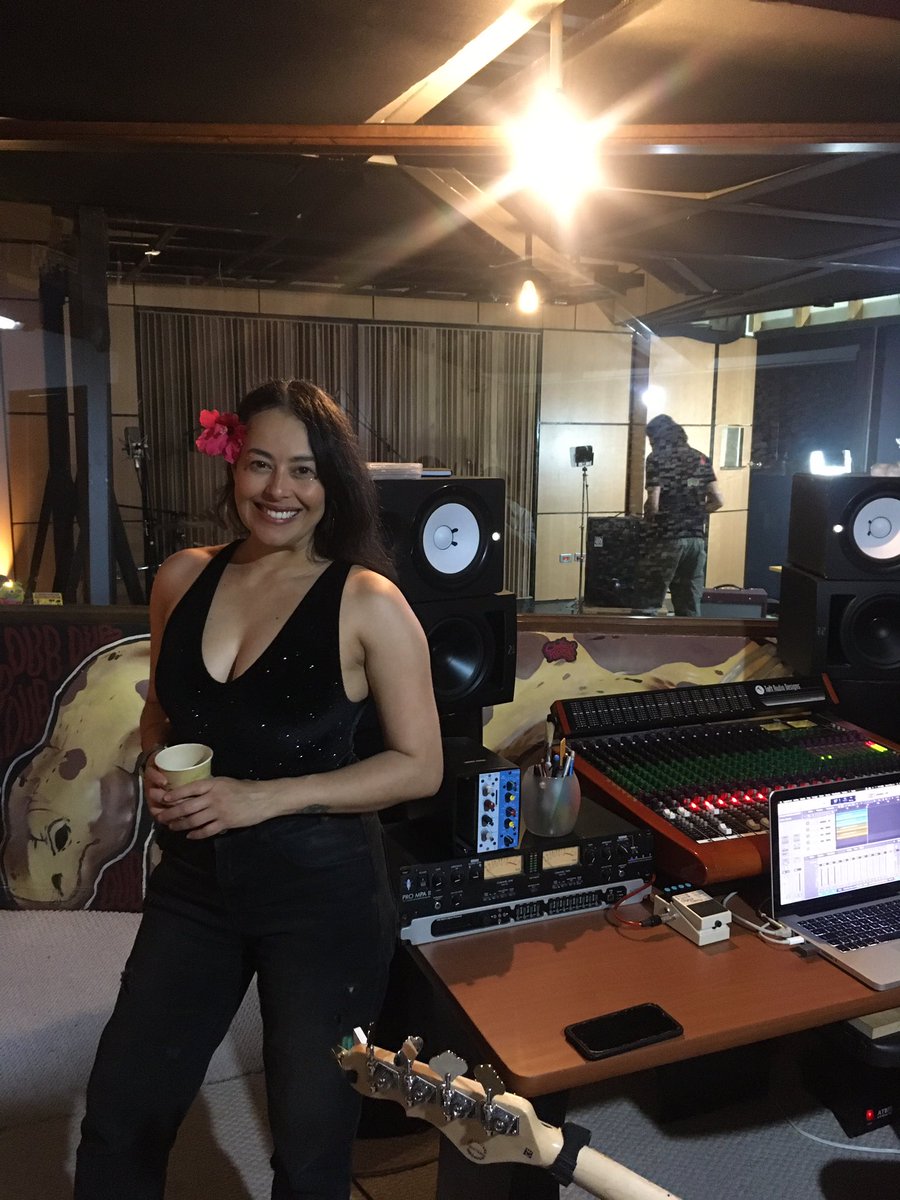 En grabación de Cumbia sobre el mar con <a href="/LosYoryis/">Los Yoryis</a> ❤️‍🔥 #ChontaduroRecords