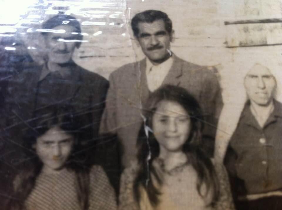 EmuceNihat's tweet photo. Ayşe halam rahmetli eşi ve babam cocuklarda birisi heralde kefser https://t.co/uGOISNQFzP