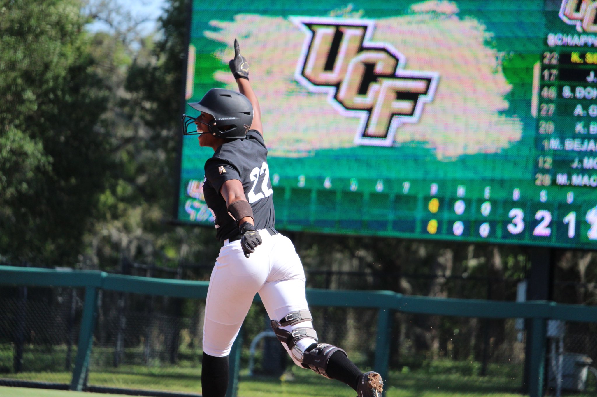 UCF Softball on Twitter "Knights in front early! ⚔️ ChargeOn https